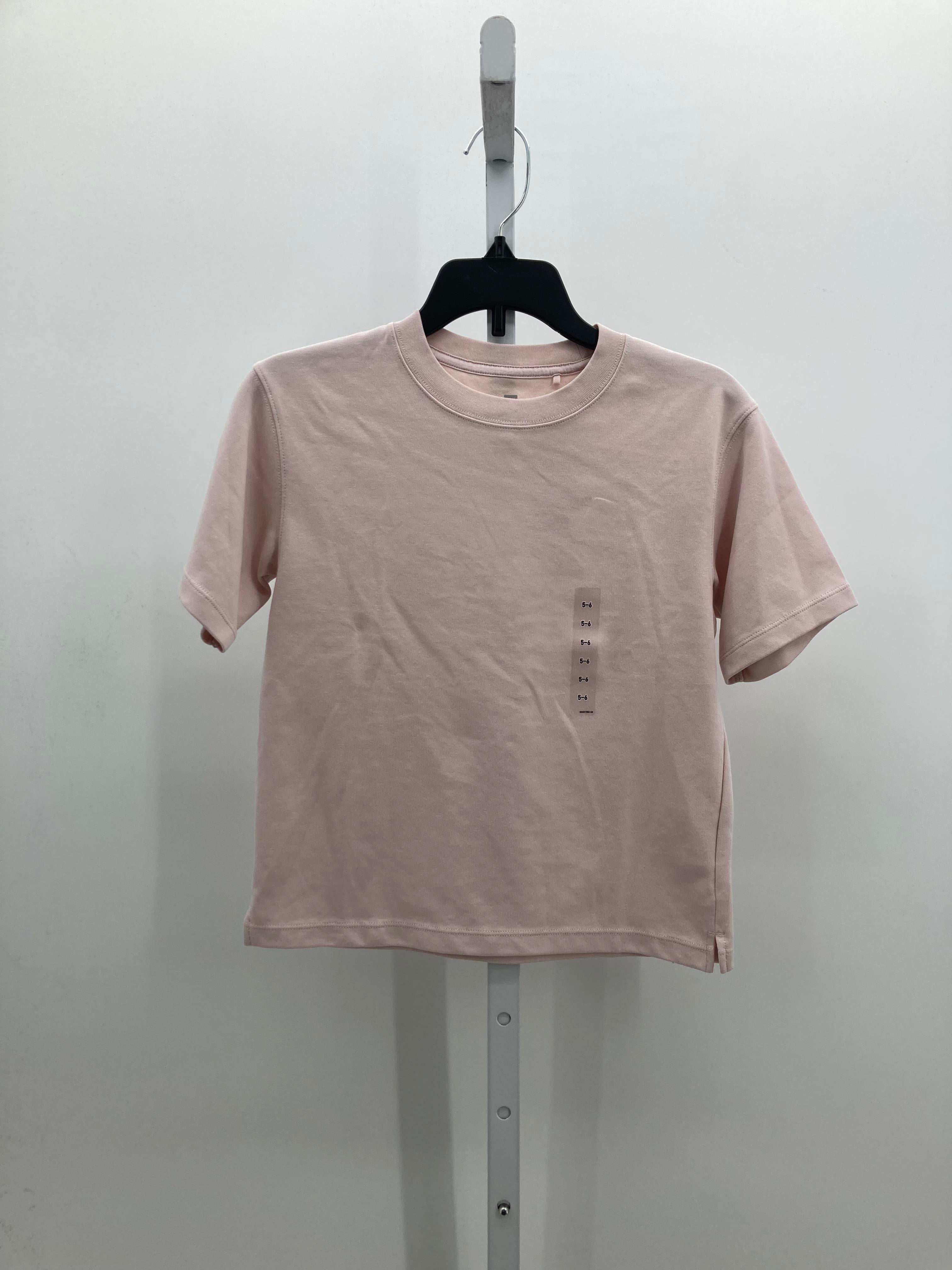 Uniqlo Size 5-6 Boys Short Sleeve Shirt