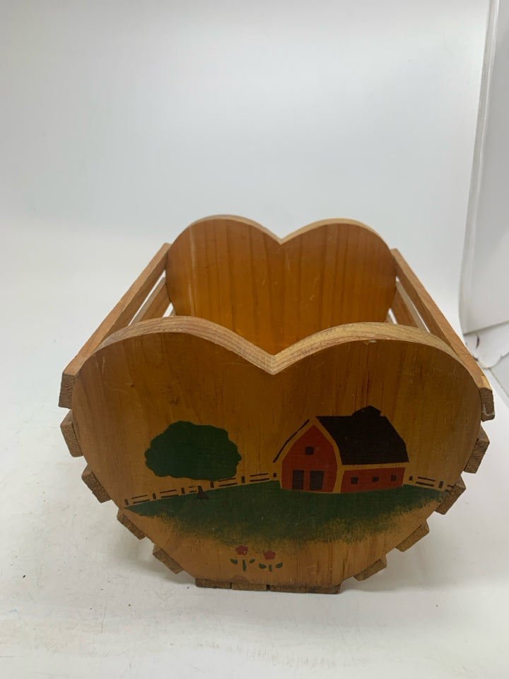 SLOTTED BASKET HEART SHAPED W/ PAITNED BARN.