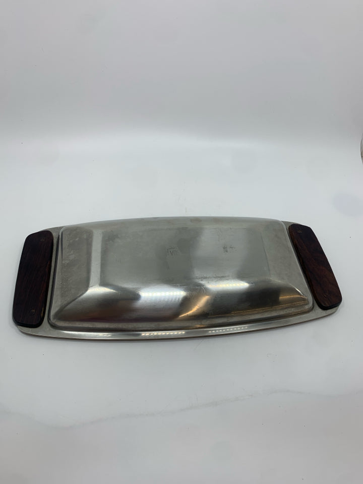 2 SERVING TRAYS W/WOOD HANDLES.