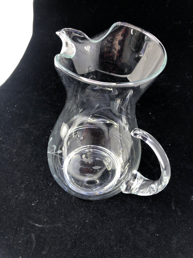 VTG ETCHED PITCHER W ICE LIP.