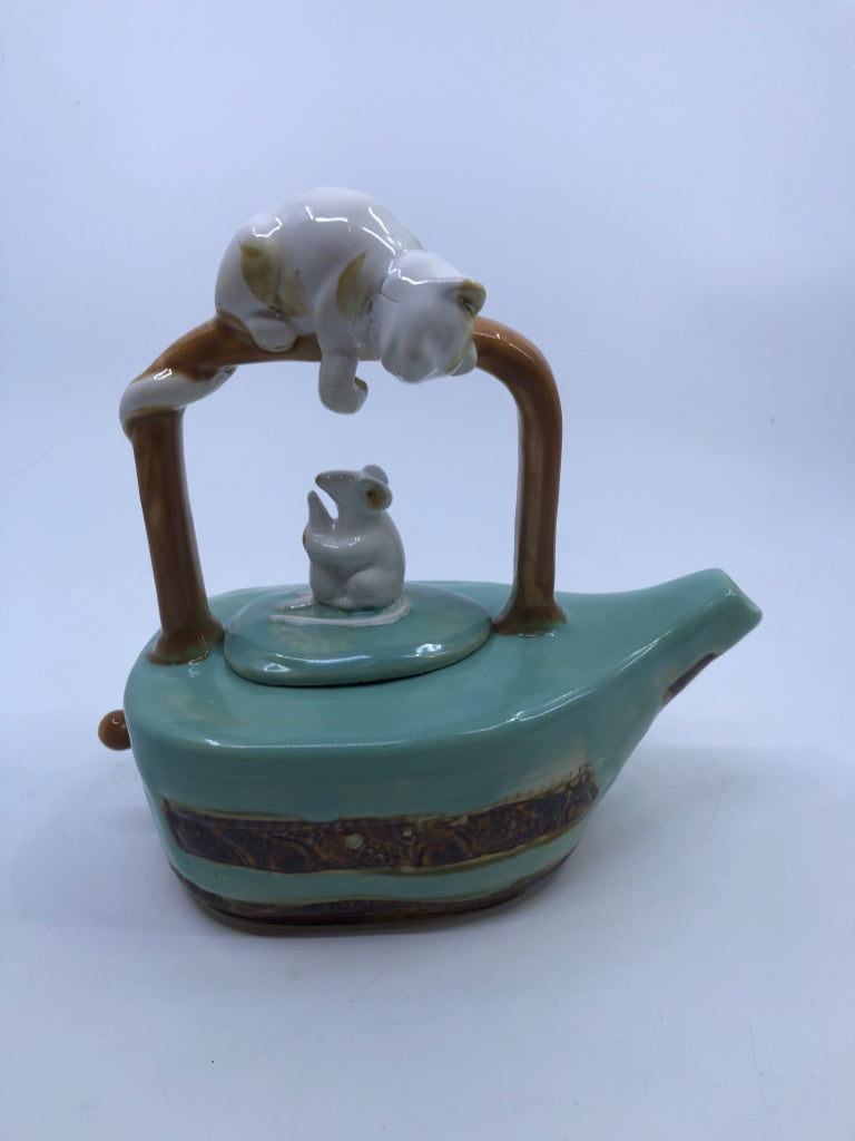 VTG TEAL POTTERY CAT AND MOUSE TEAPOT.