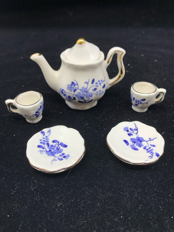 8 PIECE MINI TEA SET.