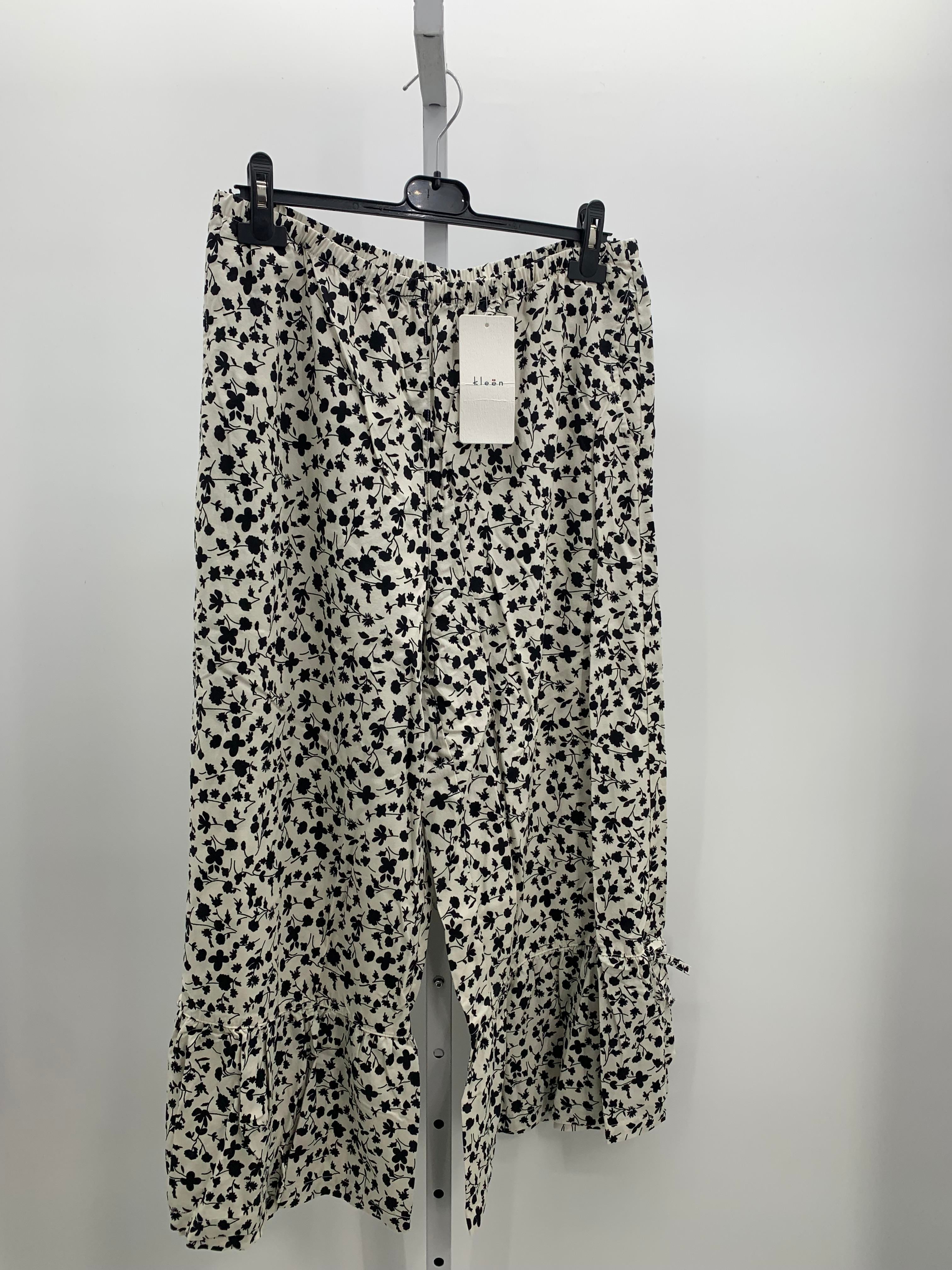Size Large Misses Capri Pants