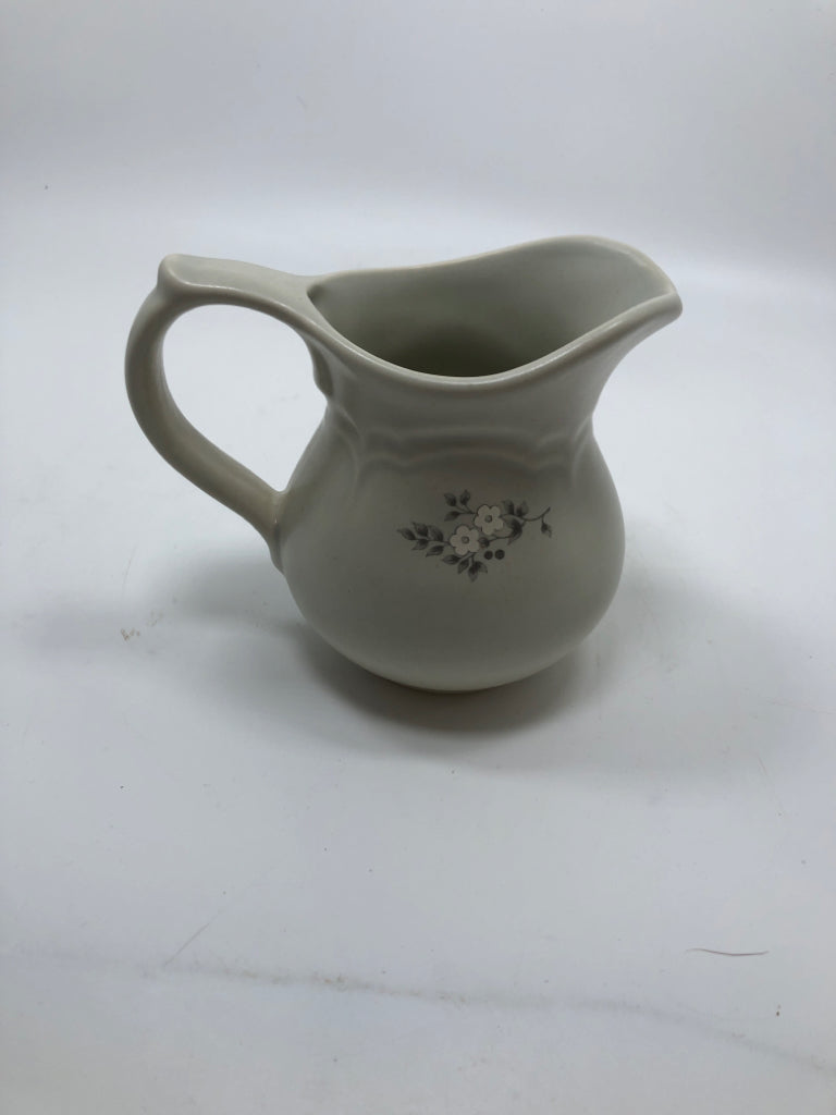 PFALTZGRAFF HERITAGE CREAMER.