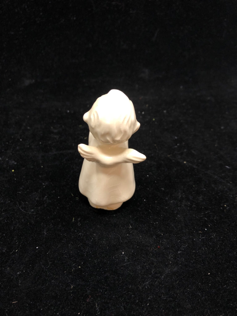 VTG PORCELAIN ANGEL WITH TRUMPET.