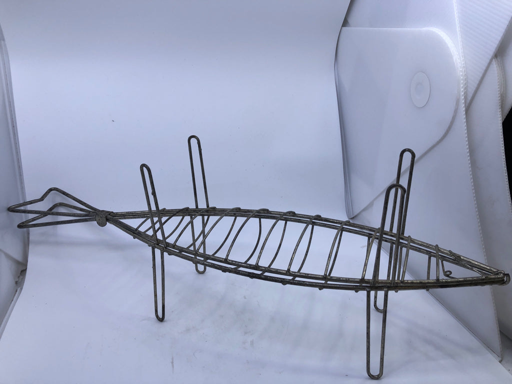 VTG FISH ROASTER.