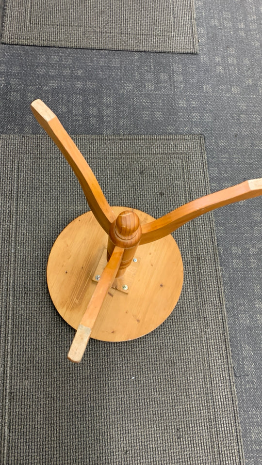 CIRCULAR WOODEN END TABLE/ PLANT STAND.