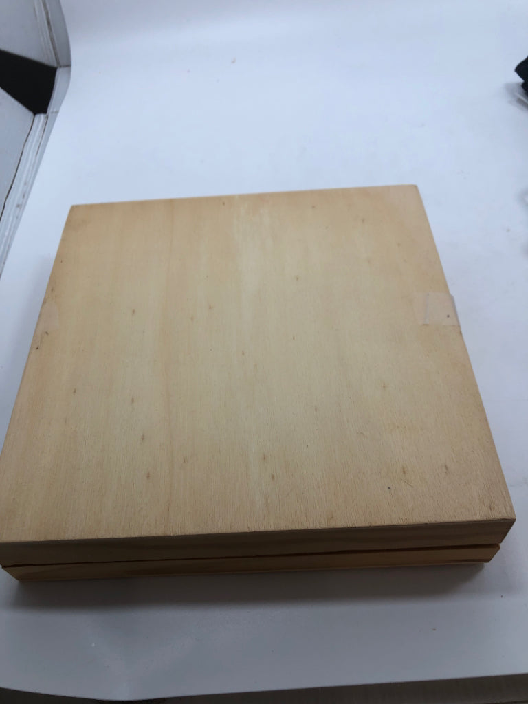 THE ART OF CHINESE CHOPS IN BOX.