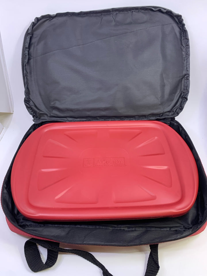 3QT BAKE DISH W/TOTE,LID & HOT/COLD PACK.