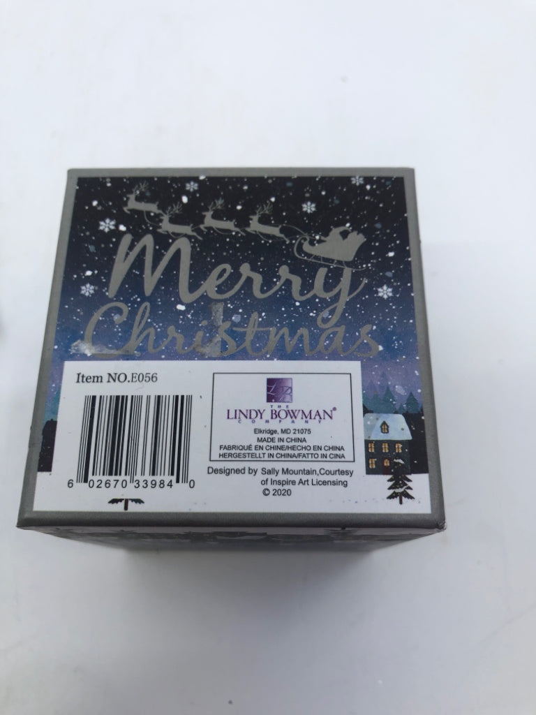 SMALL MERRY CHRISTMAS WINTER SCENE GIFT BOX.