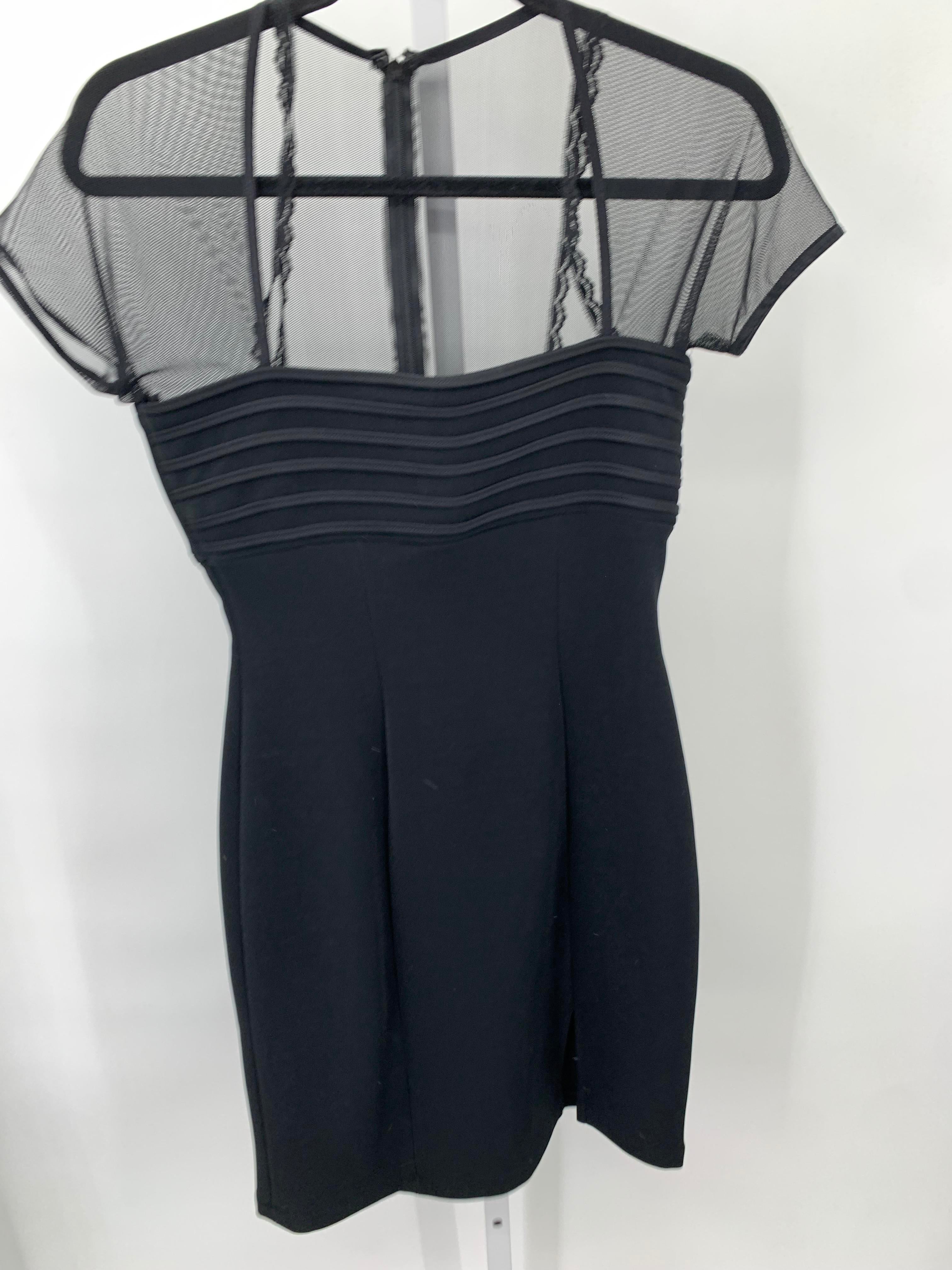 Cachet Size 6 Misses Short Sleeve Dress