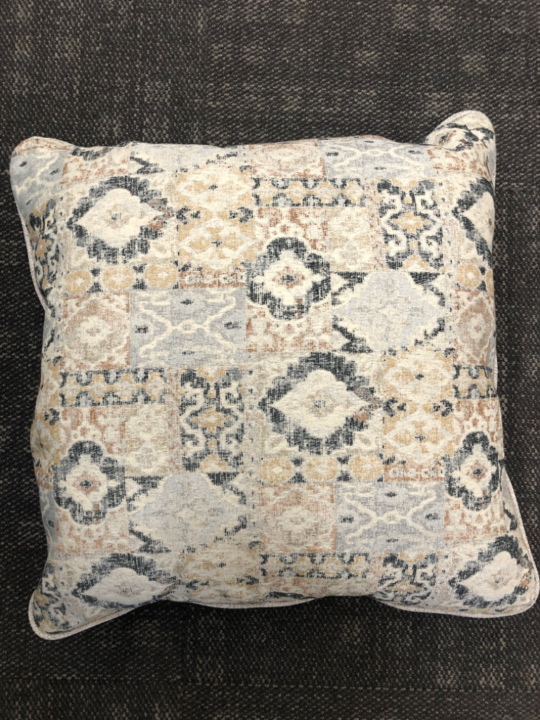 BOHO STYLE PILLOW.