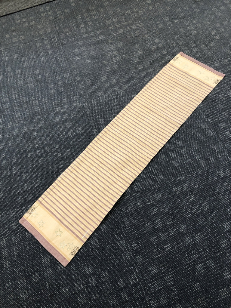 PRIMITIVE STAR-STITCHED TABLE RUNNER.