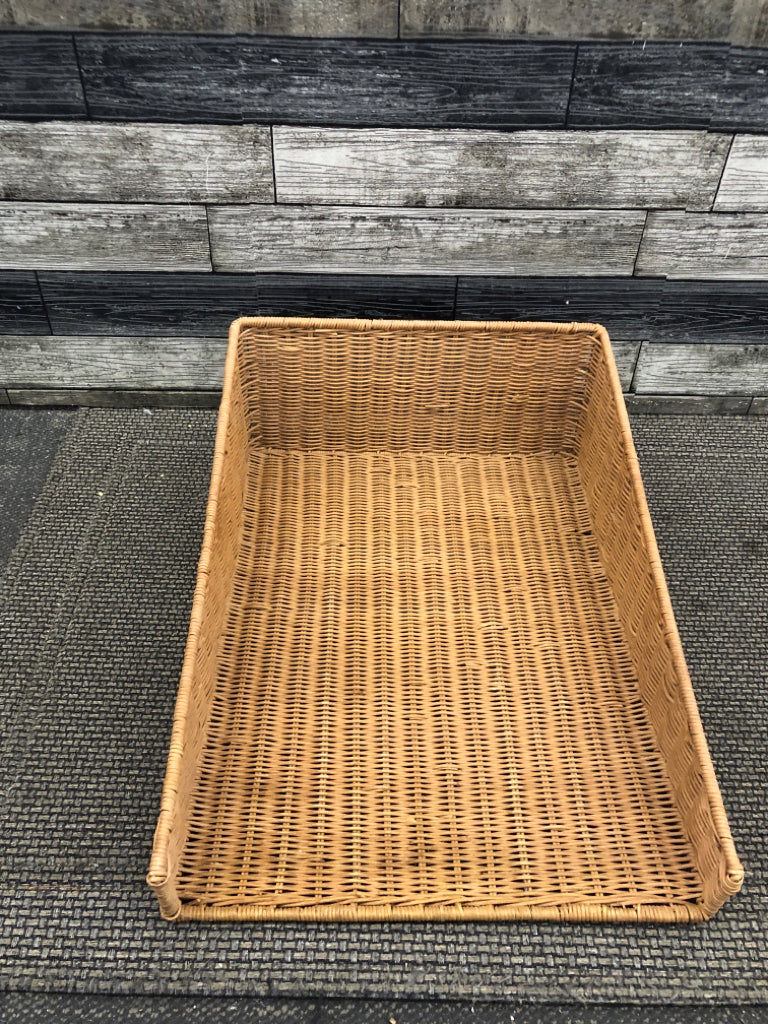 FLAT WICKER BASKET, SHELF STORAGE.