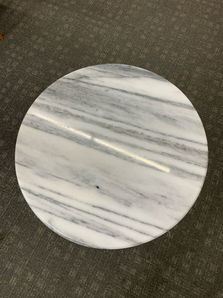 MARBLE TOP WOODEN END TABLE.