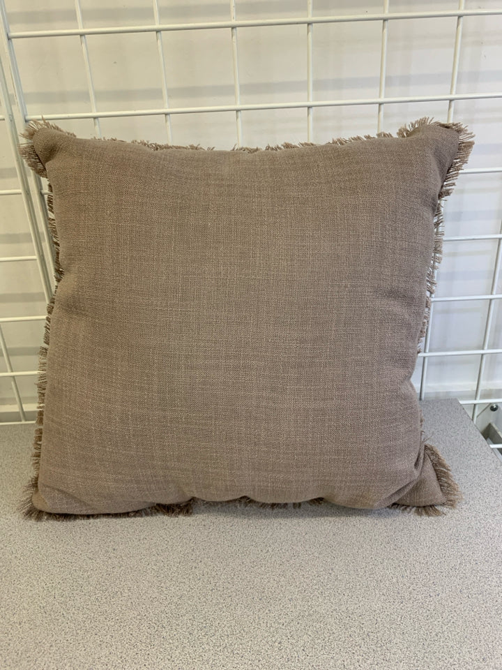 LIGHT MAUVE PILLOW W/FRINGE.
