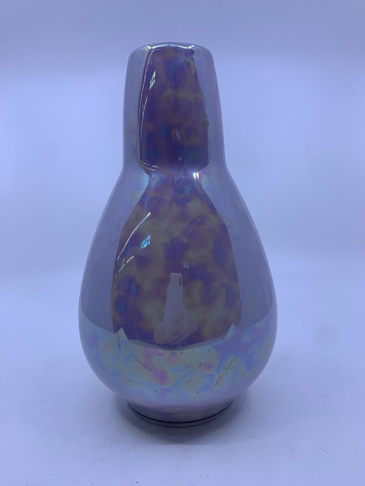 VTG PURPLE IRIDESCENT VASE.