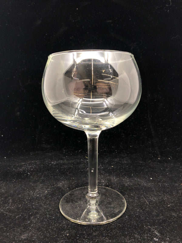 4 WIDE ROUND WINE GLASSES.