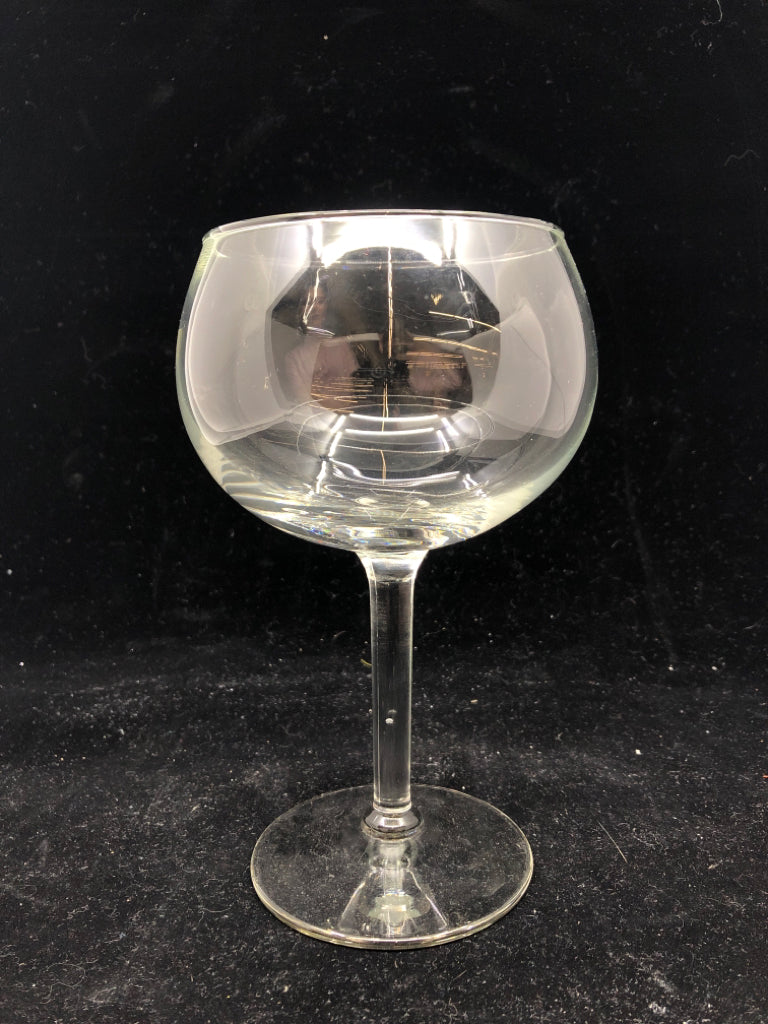 4 WIDE ROUND WINE GLASSES.