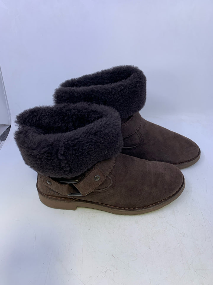 UGG L Shoe Size 8.5 Boots