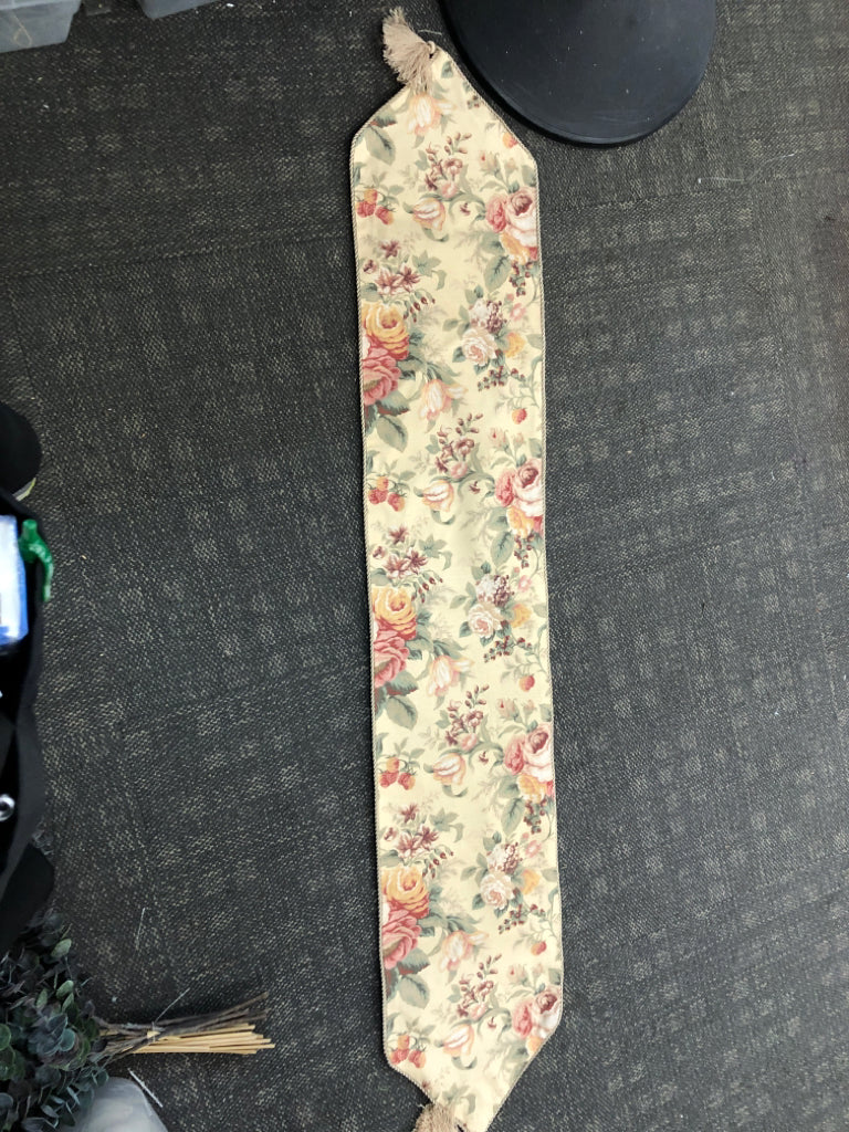 ROPE DETAILED TABLE RUNNER.
