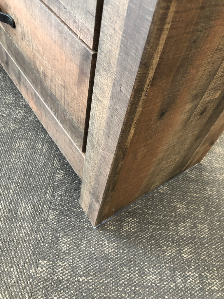 RUSTIC 5-DRAWER DRESSER W/METAL ACCENTS ASHLEY FURNITURE.