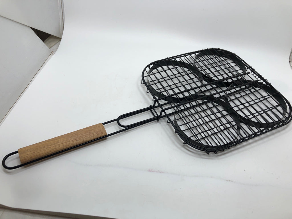 METAL GRILL BURGER BASKET.