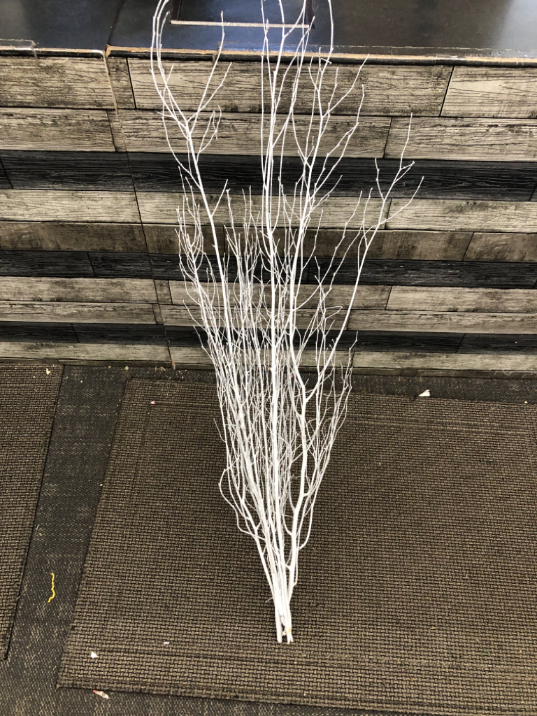 WHITE PAINTED TWIG BUNDLE VASE FILLER.