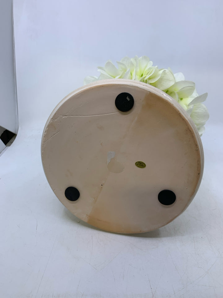 WHITE CRACKLE BASE PLANTER W/ FAUX HYDRANGEAS.