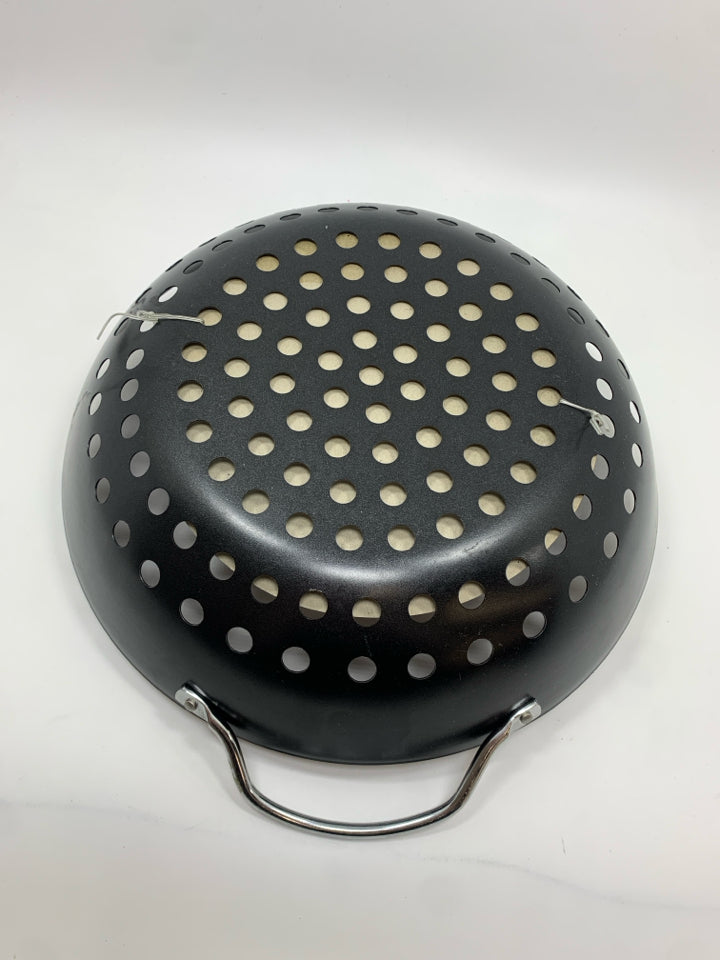 NWT MR BAR-B-Q GRILLING BOWL.