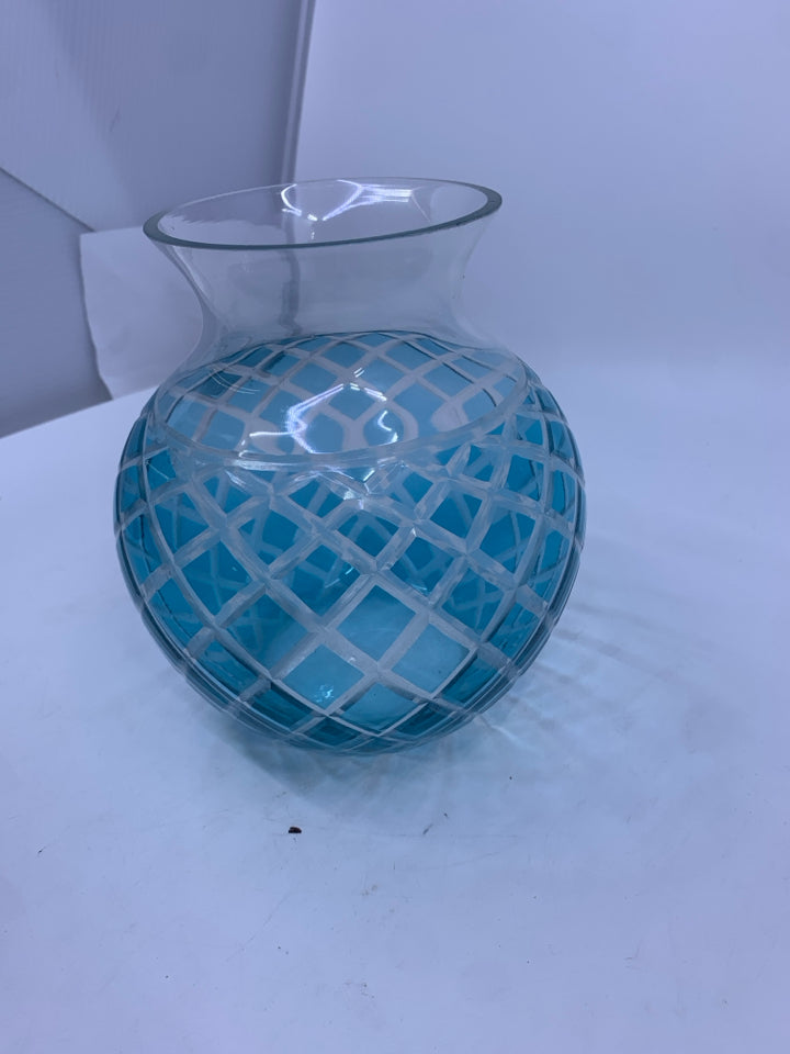 THICK GLASS VASE W/ ETCHED DIAMOND PATTERN BLUE TINT.