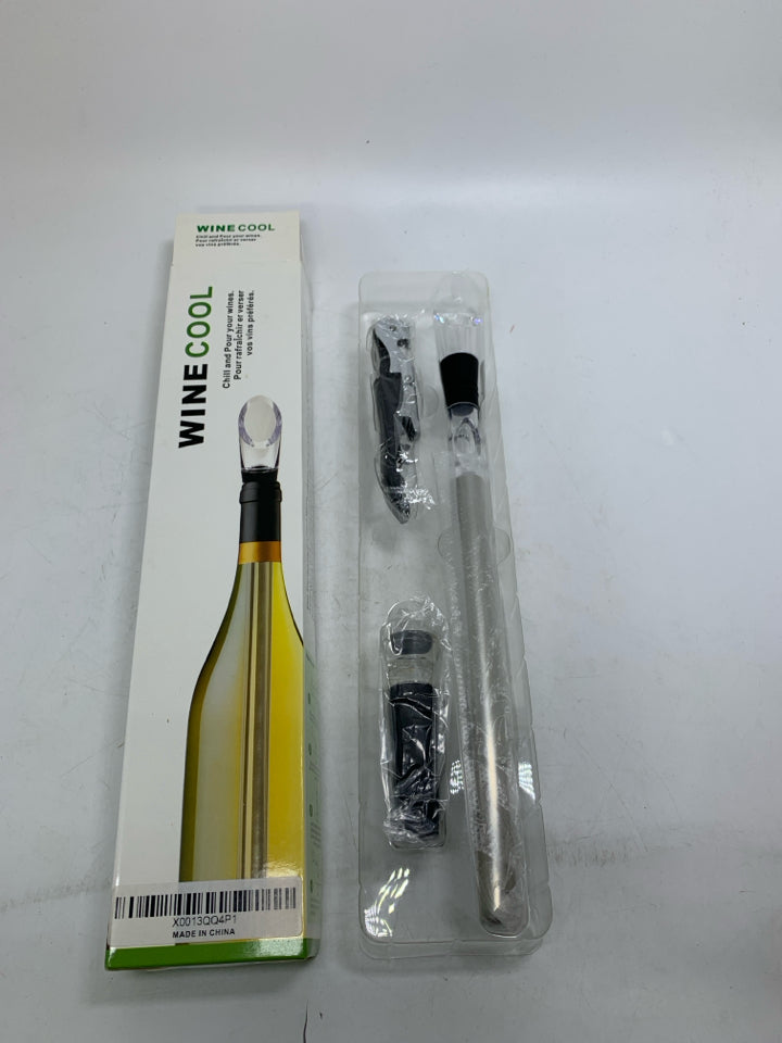 NIB WINE BOTTLE CHILLER/POURER.