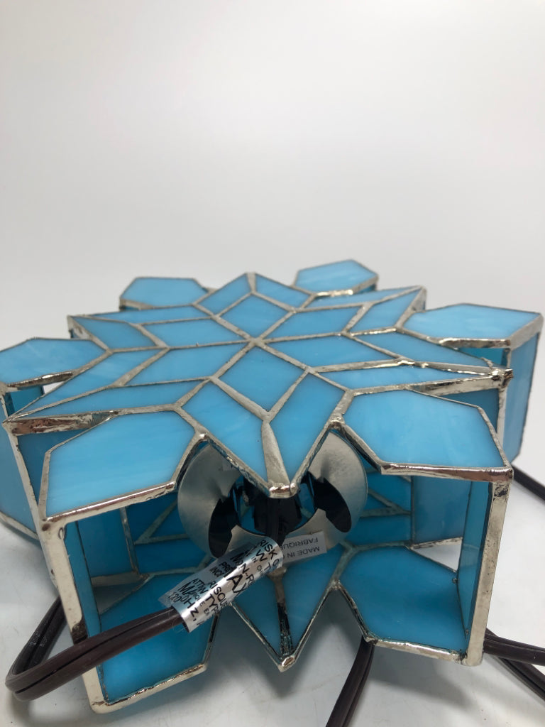 STAINED GLASS SNOWFLAKE LIGHT.