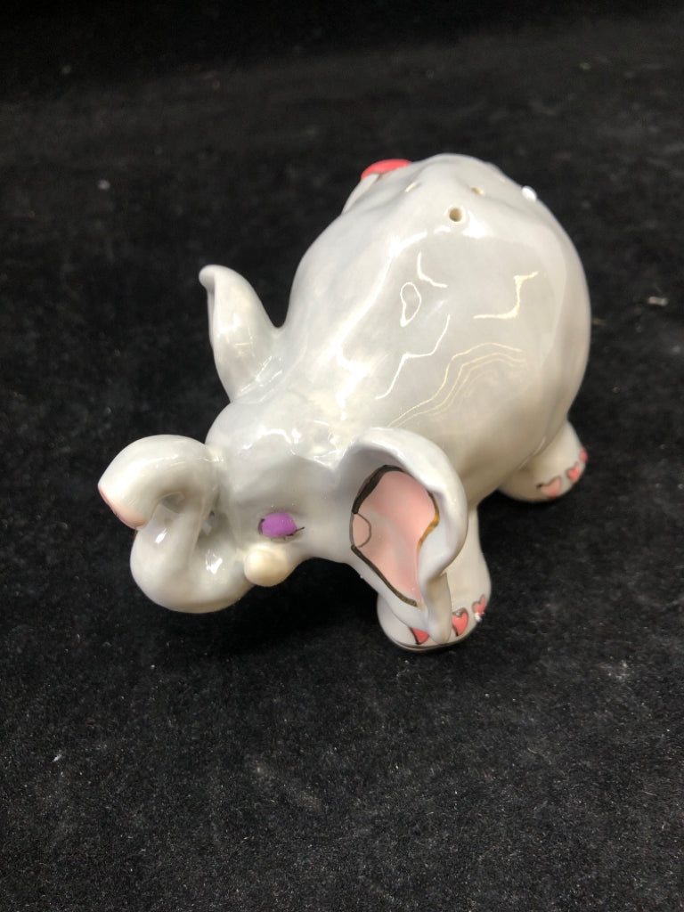 ELEPHANT SALT & PEPPER SHAKERS IN BOX HEATHER GOLDMINE.