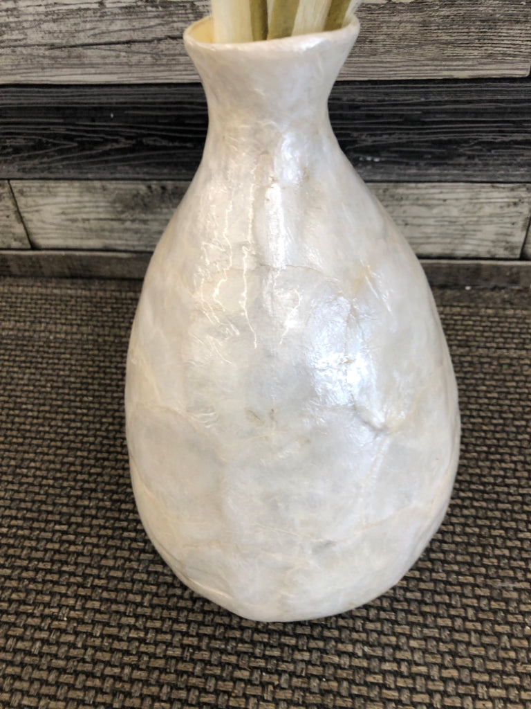 FAUX PAMPAS GRASS IN IRIDESCENT VASE.