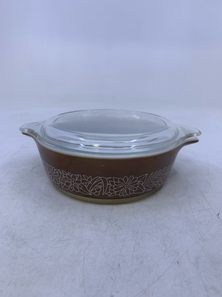 VTG WOODLAND BROWN SMALL CASSEROLE DISH W/ LID.