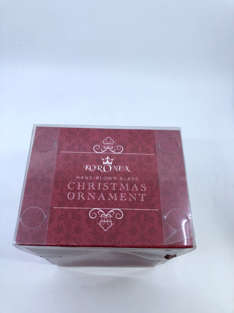 "PARIS,LONDON,NEW YORK" CHRISTMAS ORNAMENT.