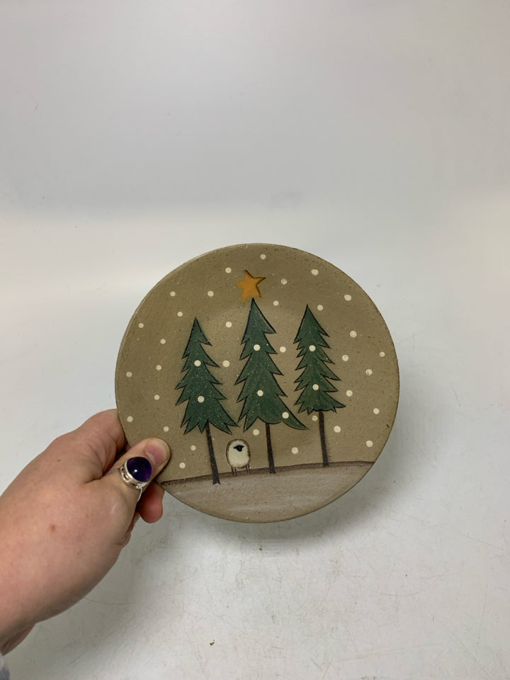 PRIMITIVE STYLE SMALL TREES W/ SHEEP DECORATIVE PLATE.