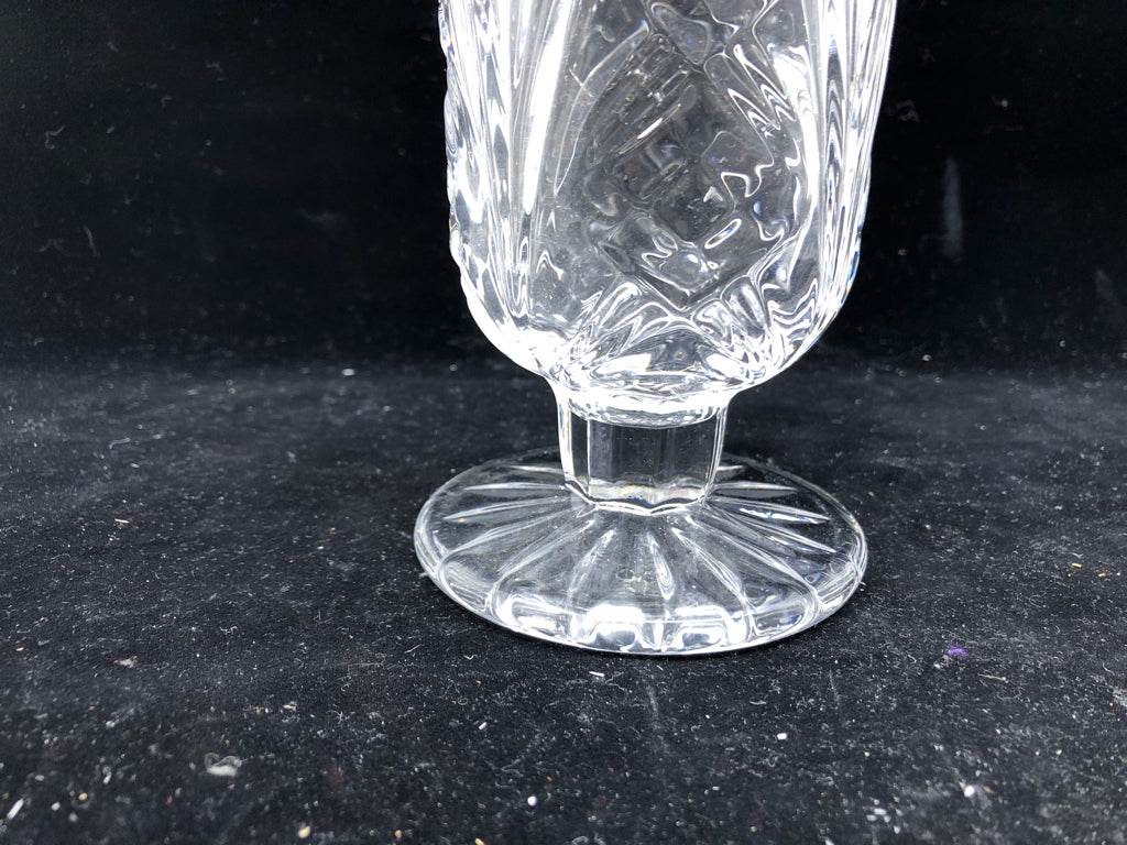 CLEAR HEAVY CRYSTAL GLASS FOOTED FLARED EDGE VASE.