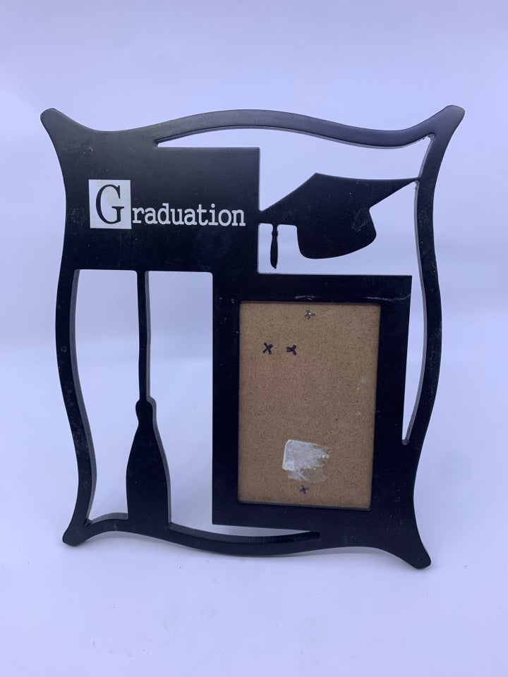 BLACK GRADUATION FRAME.
