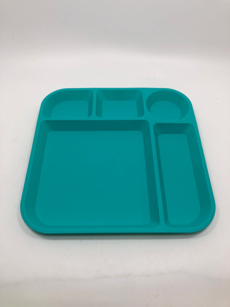 20PC PLASTIC KIDS MULTI COLOR DINNER SET IN BAG.