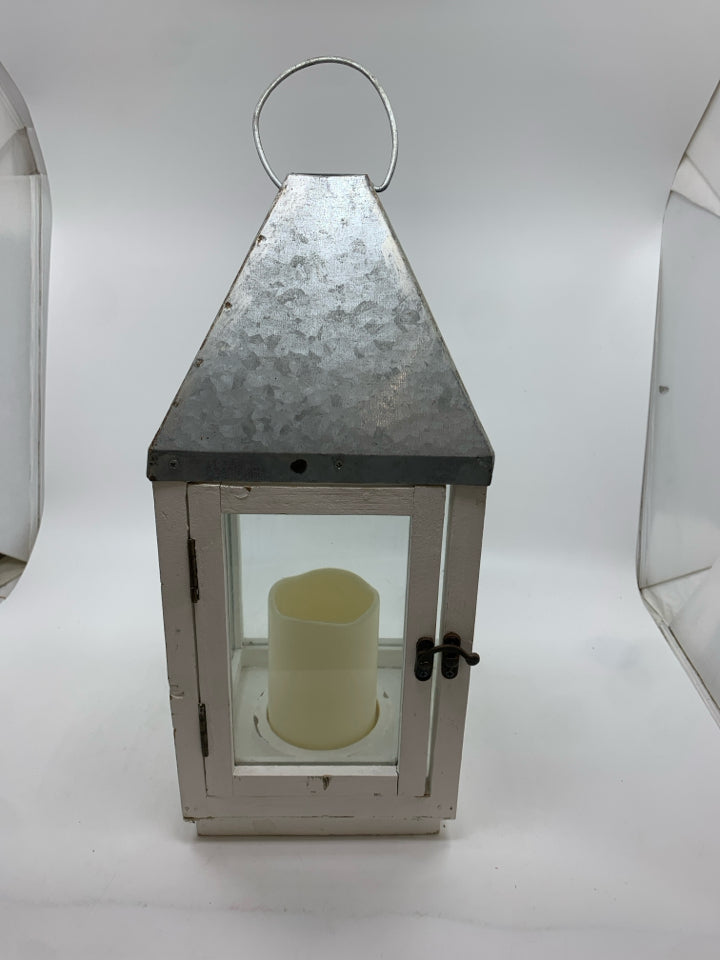DECORATIVE LANTERN W/BATTERY CANDLE.
