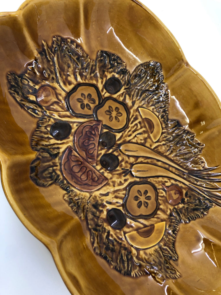 VTG EMBOSSED VEGGIES CENTERPIECE BOWL.