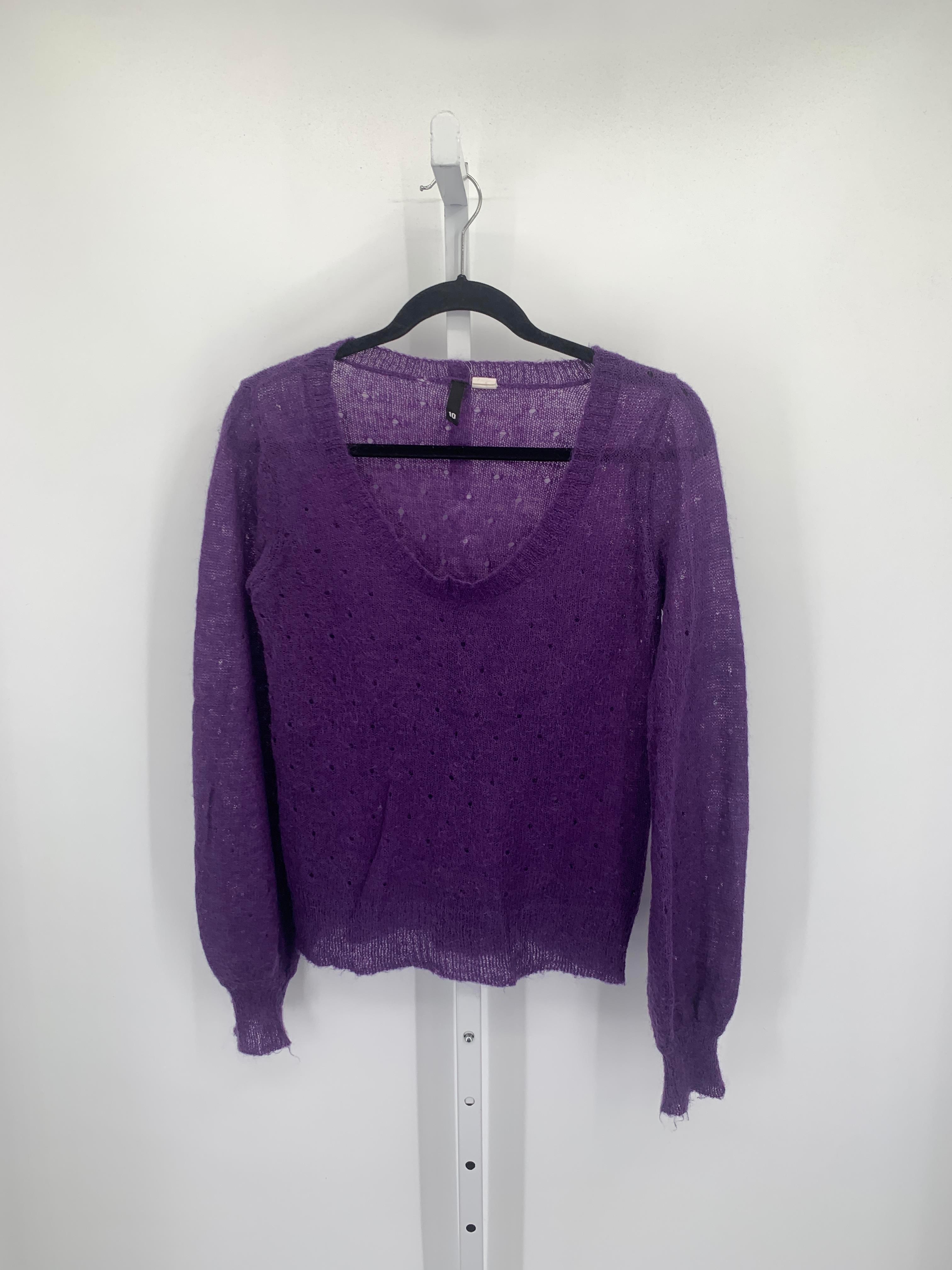 Divided Size 10 Juniors Long Sleeve Sweater