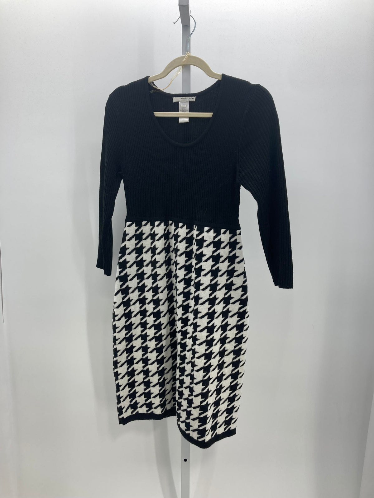 Size Medium Petite Petite Short Sleeve Dress