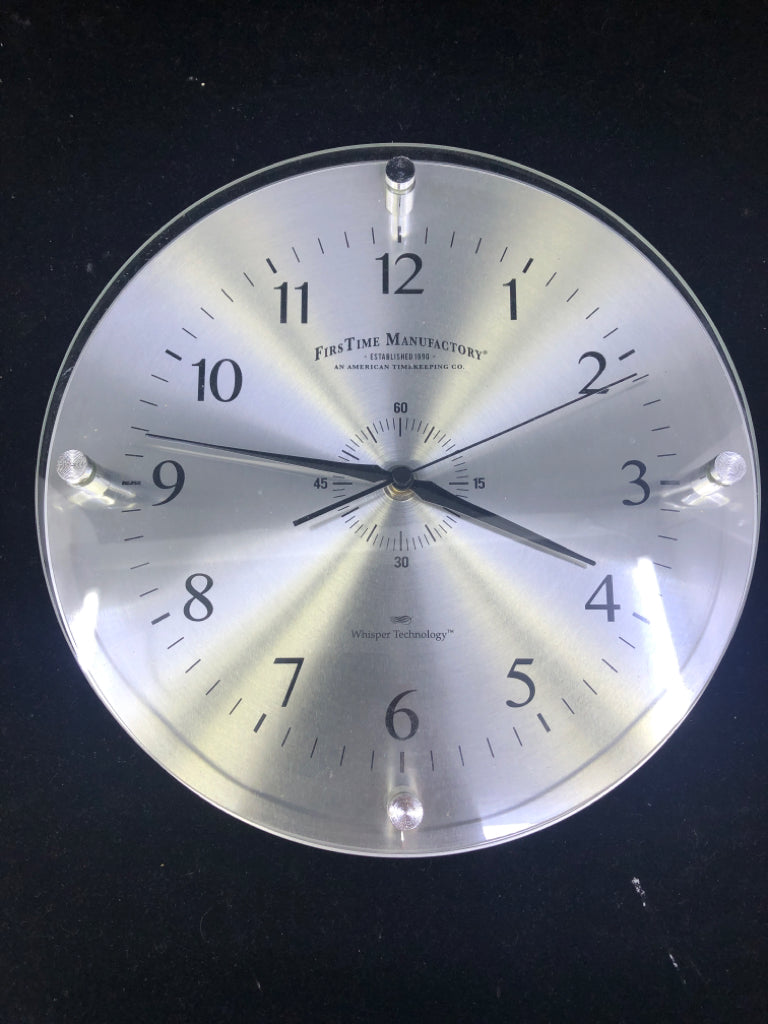 STAINLESS STEAL WALL CLOCK W/ GLASS.