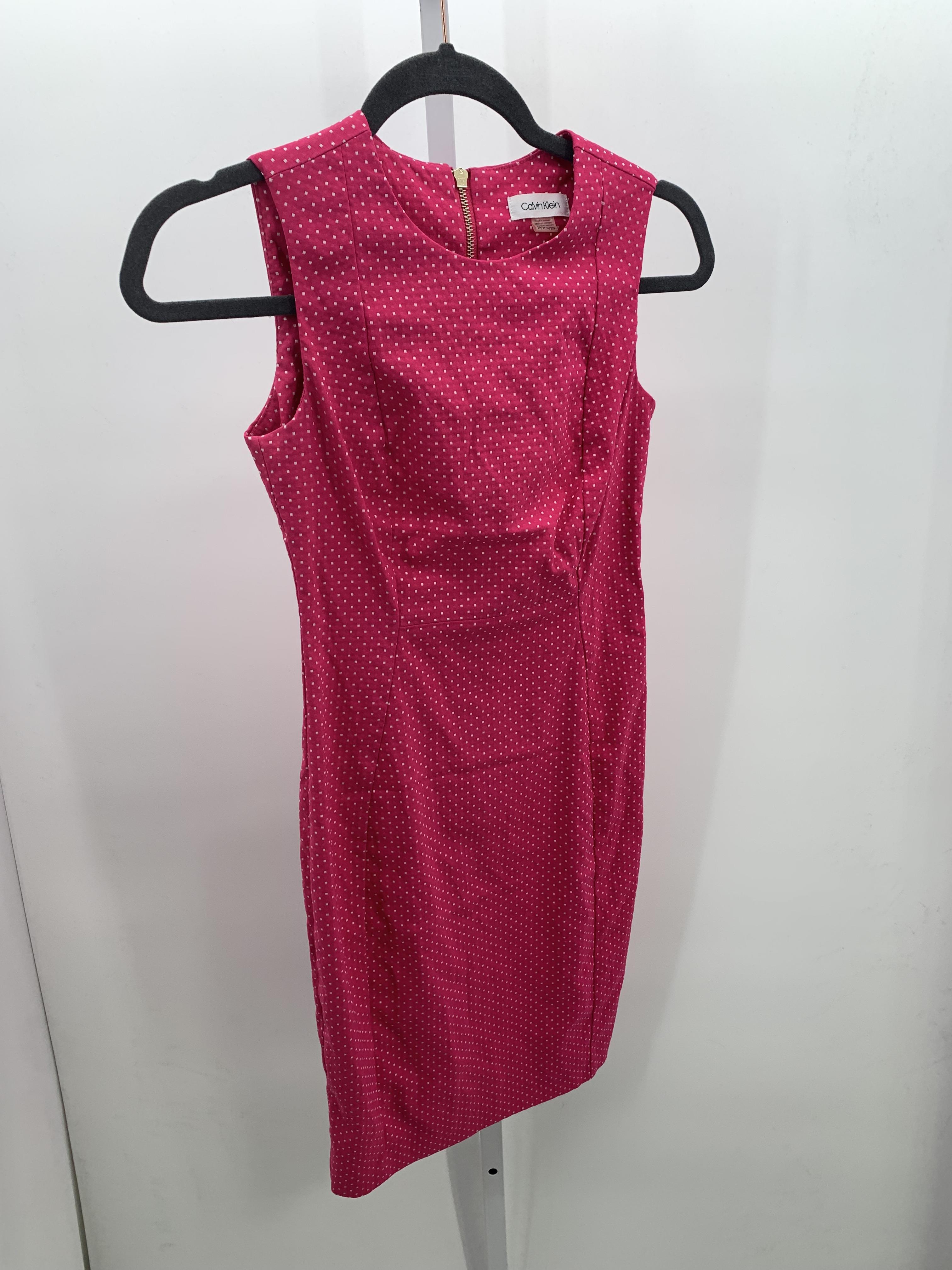 Calvin Klein Size 2 Petite Petite Sleeveless Dress