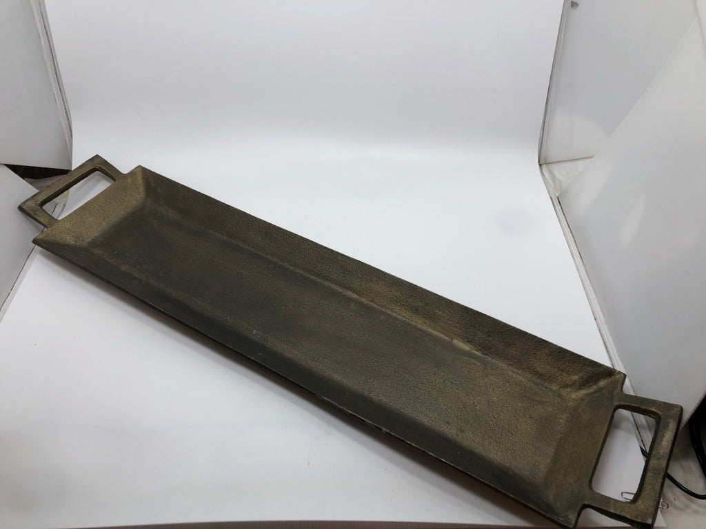 GOLD METAL TRAY DECOR.