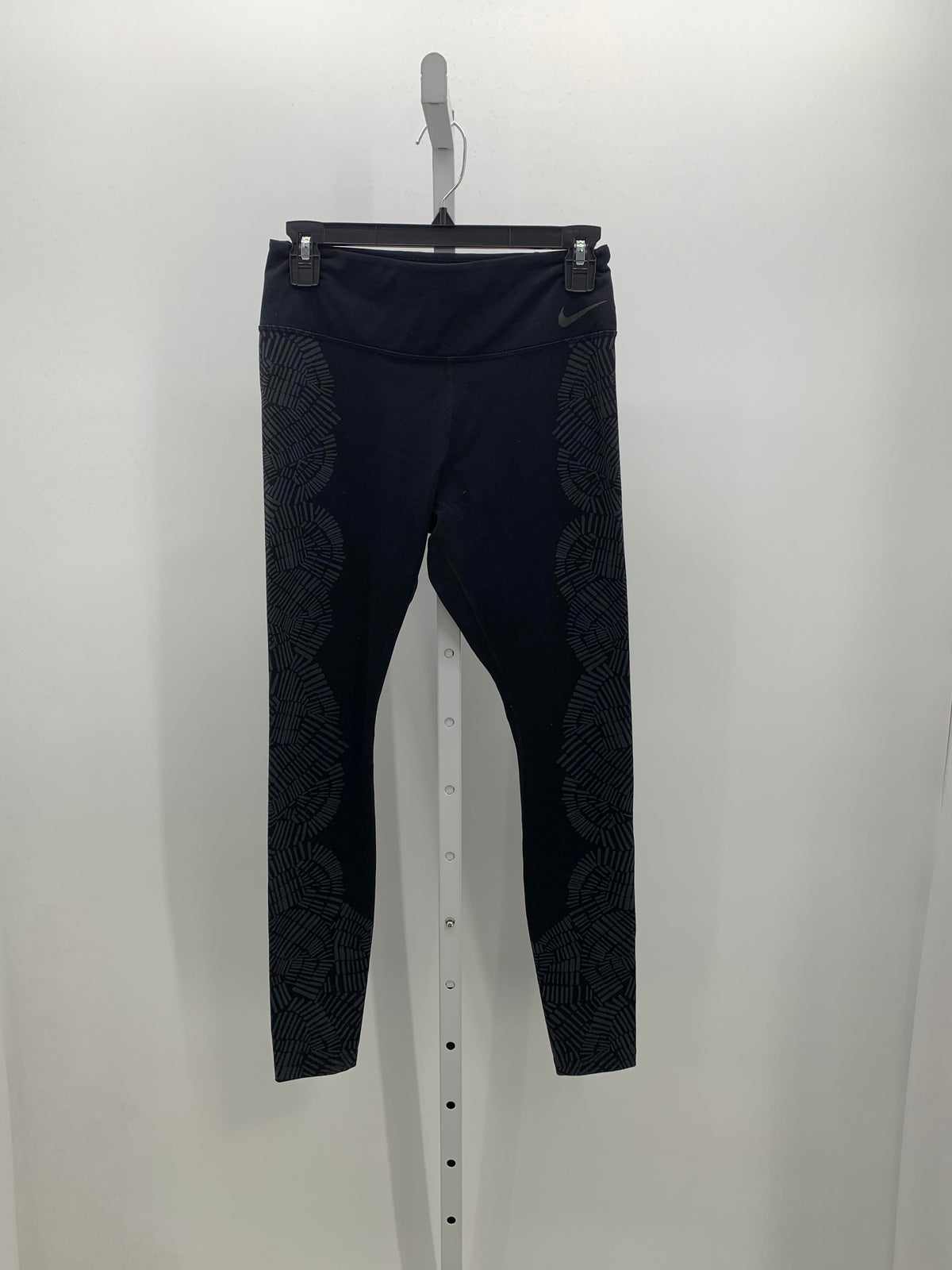 Nike Size Medium Misses Leggings