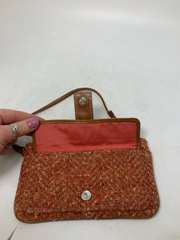 Coach Hamptons Soho Wool Tweed Wristlet *No Charm Tag